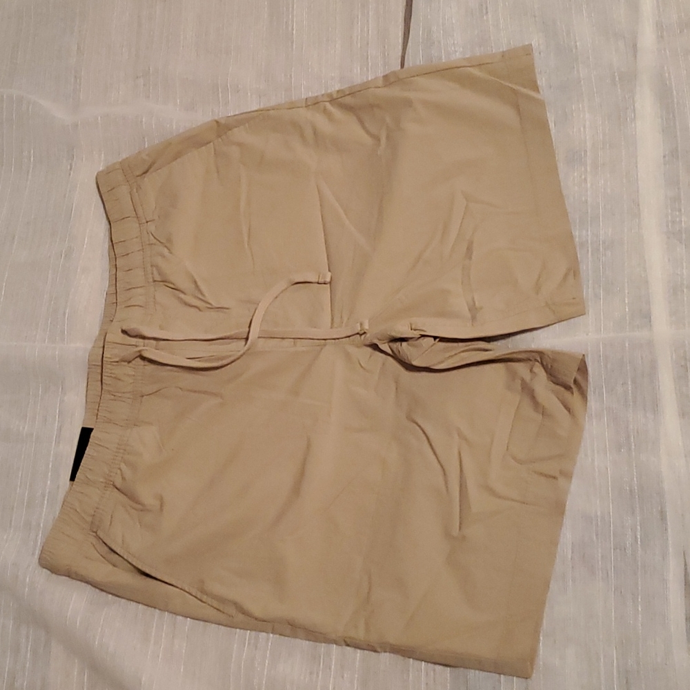Banana Republic 9" Deck Shorts